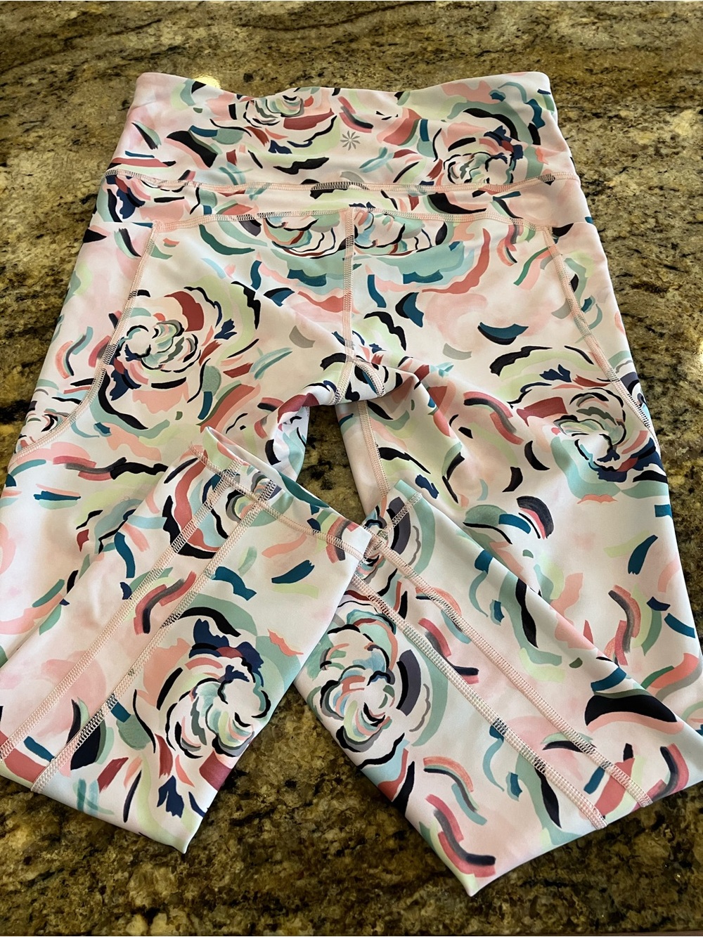 Athleta Ultimate Capri Leggings Floral Print Hidden Pocket